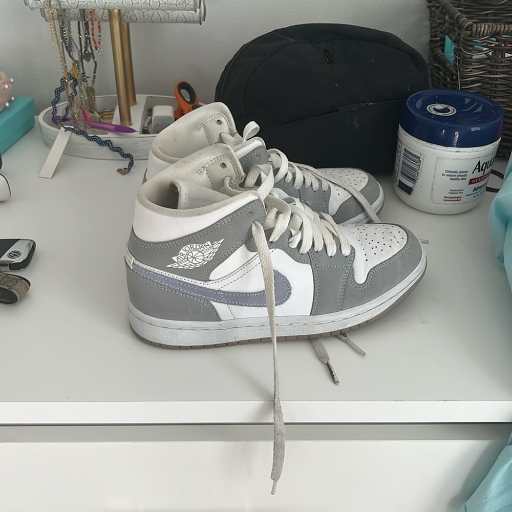 Nike Jordon’s ( only worn twice)